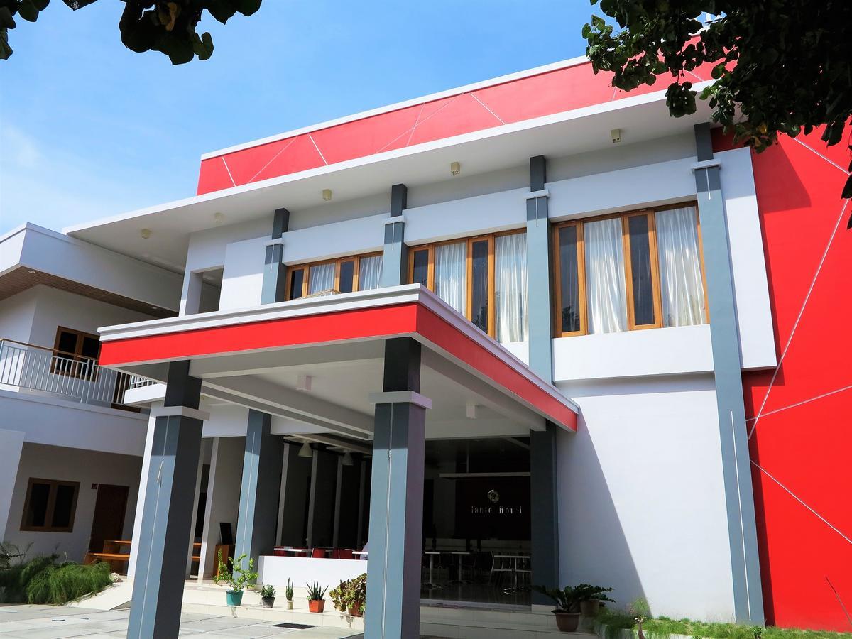Tanto Hotel Waingapu Extérieur photo